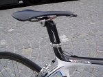 Levi_Leipheimers_Discovery_Channel_Trek_Madone_saddle_and_cap.jpg