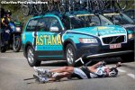 tdf09st16-crash[1].jpg