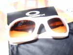 Oakley4_1015x761.JPG