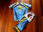 Astana maillot y culotte M-2_988x741.jpg