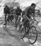 Bobet02 detrÃ¡s Bartali.jpg