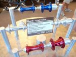 chris-king-swift-hub4-interbike2009-600x450.jpg