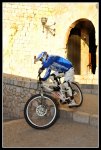 04_677x1000.jpg