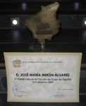 trofeo y diploma de chano.jpg