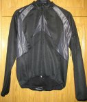 CHAQUETA NEGRA DELANTE.JPG