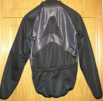 CHAQUETA NEGRA DETRAS.JPG