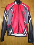 CHAQUETA ROJA-NEGRA DELANTE.JPG