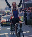 Vanderaerden gana a Versluys la Paris-Roubaix 1987.jpg