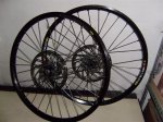 Juego de ruedas 823, DH. Bujes Saint, Discos 203mm (Medium).JPG