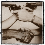 Amigos que no dan y cuchillos que no cortan, si se pierden no importa.PNG