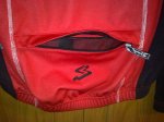 01.Detalle bolsillo chaqueta roja.jpg