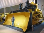 caterpillar-675108.jpg