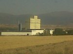 fabrica lejos.jpg