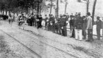 1903 - Tour. 1&#170; etapa, Leon Georget, 3&#186; en meta.jpg