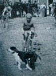 Louis Trousselier con un 'amigo' inesperado.jpg