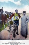 1910 - Tour. 15&#170; etapa, Azini en Paris.jpg