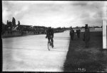 Parc des Princes, 31-7-1910, [arriv&#233;e du] Tour de France, arriv&#233;e de Fran&#231;ois Fab.jpg