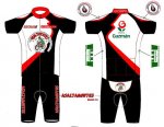 Equipacion con logos varios def 301111.JPG