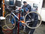 Dutch mechanics change Groenendaal's rings at the last minute..jpg