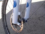 Fox_2008_fork_disc_brake_mounts.jpg