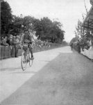 1919 - Tour. 9&#170; etapa, Luigi Lucotti llega el segundo a Niza.jpg