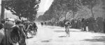 1920 - Tour. 8&#170; etapa, llegada gana Louis Heusghem, se aprecia la caida de Louis Mottiat.jpg