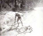 1921 - Tour. 9&#170; etapa, pinchazo del l&#237;der.jpg