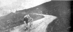 1921 - Tour. 11&#170; etapa, Scieur en el Galibier.jpg