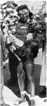 1924 - Tour. 15&#170; etapa, Bottecchia cubierto de flores en el Parque de los Pr&#237;ncipes +.jpg