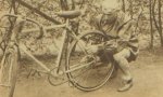 1925 - Tour. 7&#170; etapa, Adelin Benoit pincha.jpg