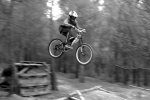 salto recortado blanco y negro foro.jpg