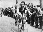 1926 - Tour. 3&#170; etapa, Van Slembrouck y Dejonghe en la c&#244;te de Cassel +.jpg