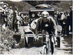1926 - Tour. 15&#170; etapa, L. Buysse en la cima de Aravis.jpg