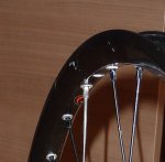 Detalle rueda trasera.JPG