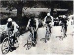 1927 - Tour. 2&#170; etapa CRE en Goderville, Vervaecke marca el ritmo a Delannoy, Debussch&#232.jpg