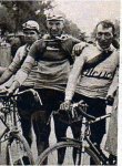 1927 - Tour. 9&#170; etapa, Rebry, Frantz y Benoit satisfechos en Bordeaux.jpg