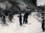 1927 - Tour. 18&#170; etapa, los Alcyon (De Waele, Frantz, Leducq, Benoit y Vervaecke) en camino.jpg