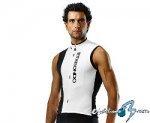 etxeondo_frisch_blanco_negro_2010_etxeondo.jpg