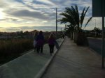 Caminantes en carril bici..JPG