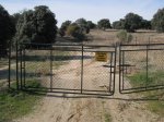 puerta camino vecinal Quijorna Chapineria.jpg
