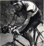 21.  1929 - Tour. 12&#170; etapa, Marcel Bidot en pleno esfuerzo.jpg