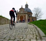 flanders14pre-churchclimb.jpg