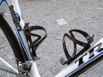 Levi_Leipheimers_Discovery_Channel_Trek_Madone_Bontrager_Race_X_Lite_carbon_cages.jpg