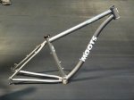 2012-Moots-MootoX-RSL-titanium-mountain-bike01.jpg