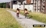 nudistas.JPG