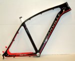 saso_650b_black_red_1.jpg