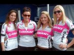 1giantgrrls.jpg_thumb[1].jpg