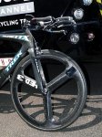 discovery_hed_front_wheel.jpg