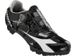 DIADORA.png