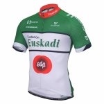 la-fundacion-euskadi-presenta-su-nuevo-maillot-001.jpg